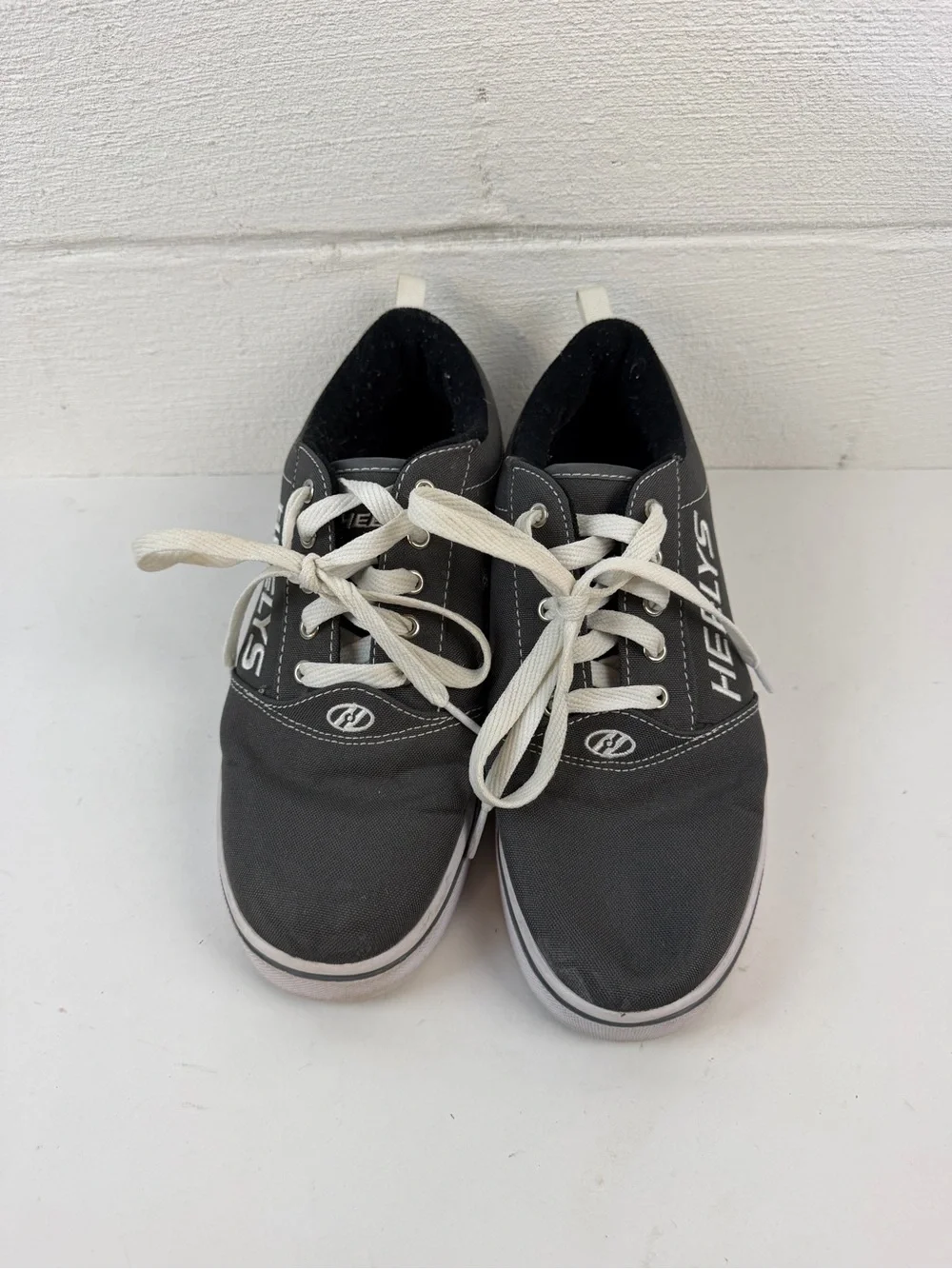 Heelys gray lace up skate sneakers, 8